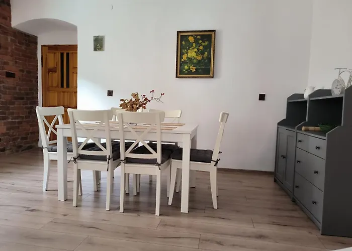 Pod Wieza Apartment *